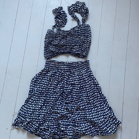 Beachy Skirt and Crop Top Set - Picture 6 of 6